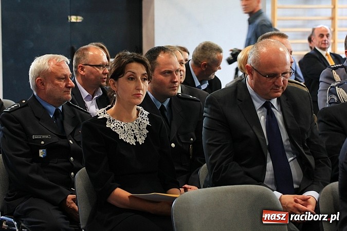 Zdjęcie w galerii na portalu naszraciborz.pl: Święto policji. 89 osób otrzymało awanse wiadomości z regionu