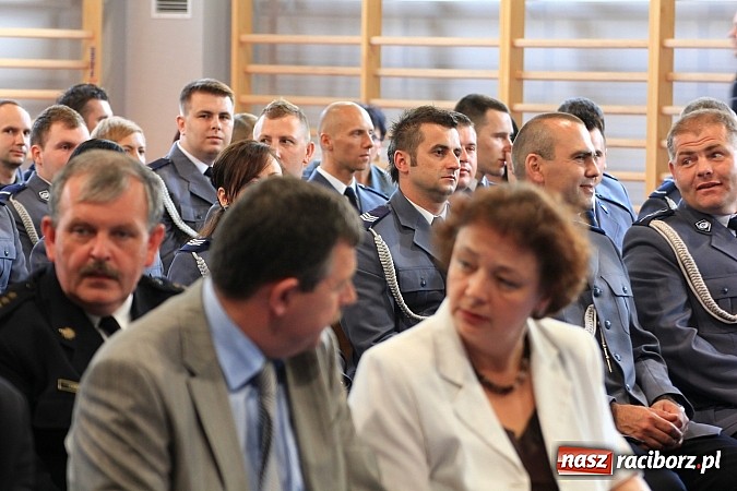 Zdjęcie w galerii na portalu naszraciborz.pl: Święto policji. 89 osób otrzymało awanse wiadomości z regionu