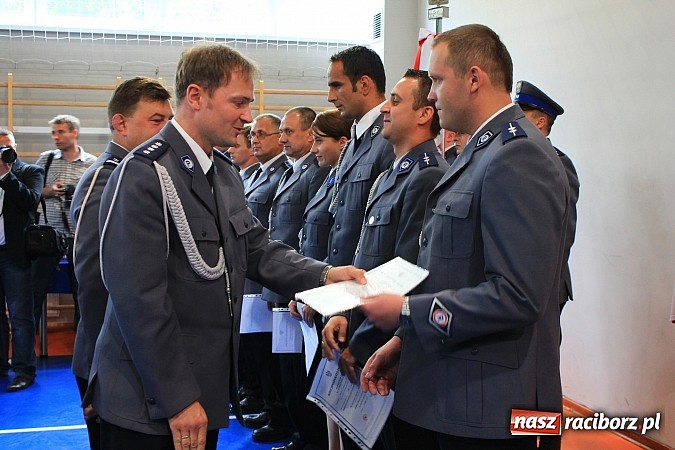Zdjęcie w galerii na portalu naszraciborz.pl: Święto policji. 89 osób otrzymało awanse wiadomości z regionu