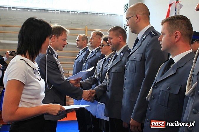 Zdjęcie w galerii na portalu naszraciborz.pl: Święto policji. 89 osób otrzymało awanse wiadomości z regionu