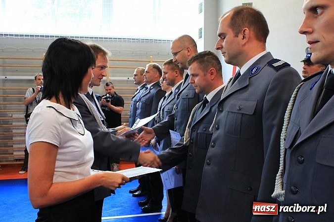Zdjęcie w galerii na portalu naszraciborz.pl: Święto policji. 89 osób otrzymało awanse wiadomości z regionu