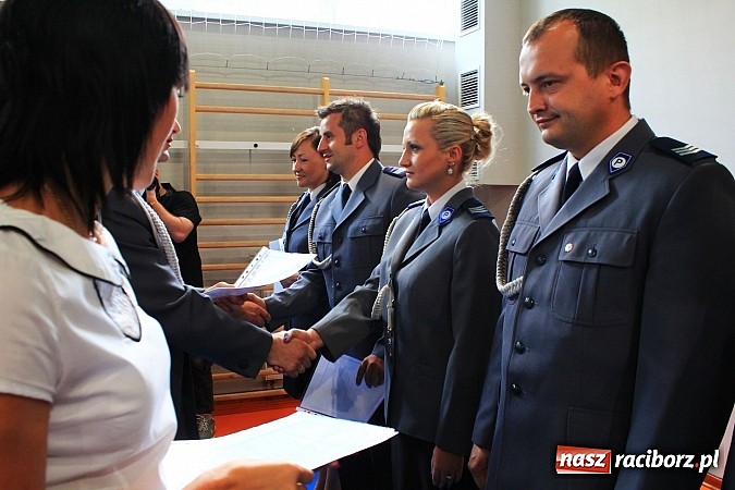 Zdjęcie w galerii na portalu naszraciborz.pl: Święto policji. 89 osób otrzymało awanse wiadomości z regionu