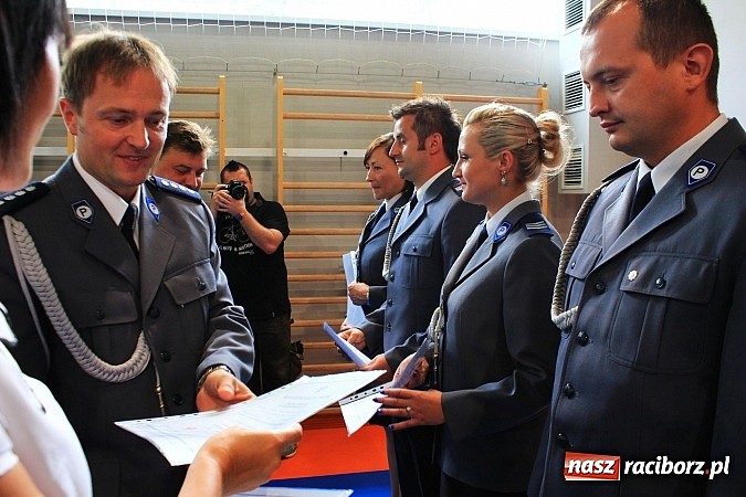 Zdjęcie w galerii na portalu naszraciborz.pl: Święto policji. 89 osób otrzymało awanse wiadomości z regionu