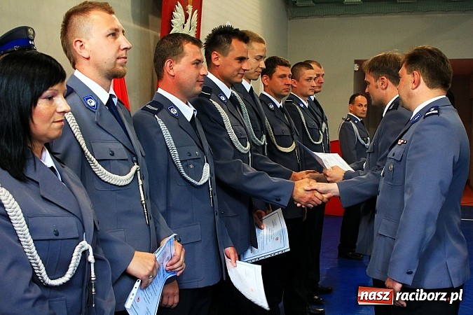 Zdjęcie w galerii na portalu naszraciborz.pl: Święto policji. 89 osób otrzymało awanse wiadomości z regionu