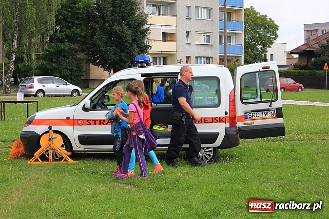 Zdjęcie w galerii na portalu naszraciborz.pl: Piknik z policją i strażą miejską wiadomości z regionu