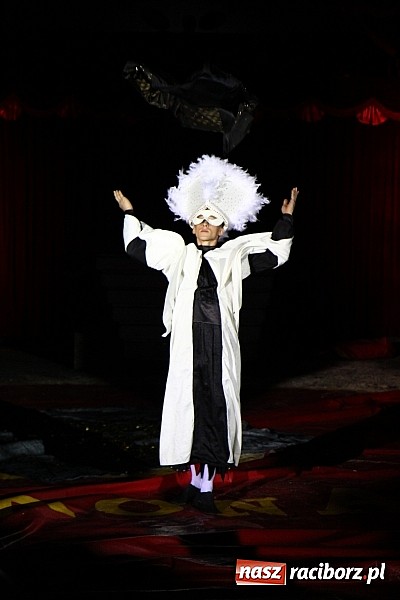 Zdjęcie w galerii na portalu naszraciborz.pl: Pełna sala na Fabryce śmiechu, czyli Cyrk Korona ze spektaklem w Raciborzu wiadomości z regionu