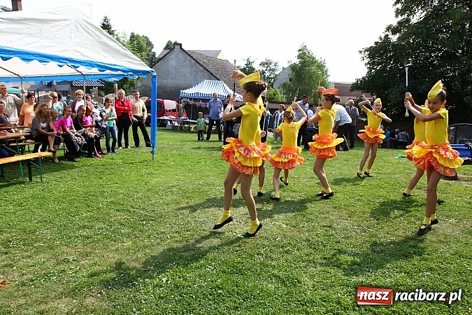 Zdjęcie w galerii na portalu naszraciborz.pl: Wspaniała zabawa na festynie w Mini ZOO w Gamowie wiadomości z regionu