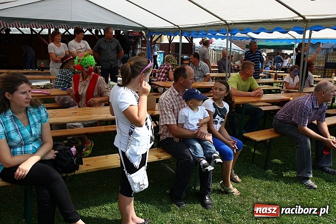 Zdjęcie w galerii na portalu naszraciborz.pl: Wspaniała zabawa na festynie w Mini ZOO w Gamowie wiadomości z regionu