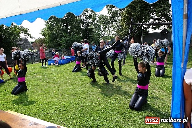 Zdjęcie w galerii na portalu naszraciborz.pl: Wspaniała zabawa na festynie w Mini ZOO w Gamowie wiadomości z regionu