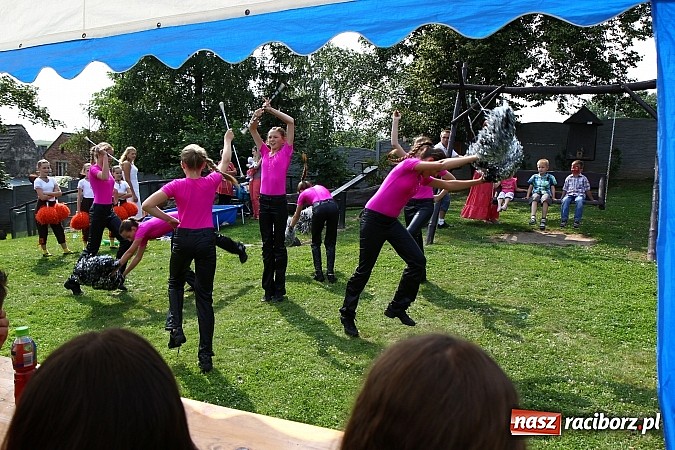 Zdjęcie w galerii na portalu naszraciborz.pl: Wspaniała zabawa na festynie w Mini ZOO w Gamowie wiadomości z regionu