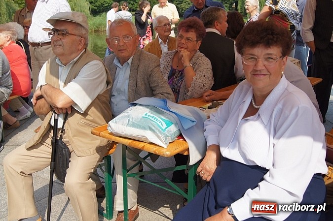Zdjęcie w galerii na portalu naszraciborz.pl: Muzyka w parku Roth przyciągnęła tłumy wiadomości z regionu