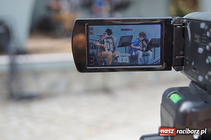 Zdjęcie w galerii na portalu naszraciborz.pl: Muzyka w parku Roth przyciągnęła tłumy wiadomości z regionu