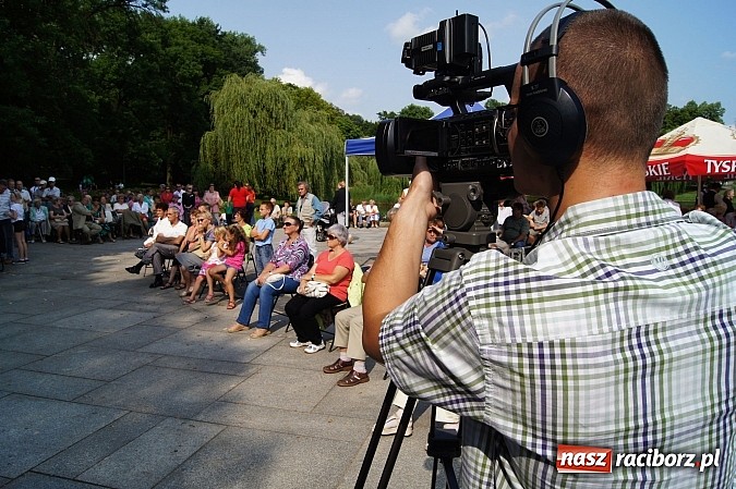 Zdjęcie w galerii na portalu naszraciborz.pl: Muzyka w parku Roth przyciągnęła tłumy wiadomości z regionu