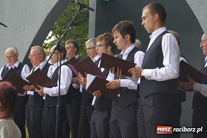 Zdjęcie w galerii na portalu naszraciborz.pl: Muzyka w parku Roth przyciągnęła tłumy wiadomości z regionu