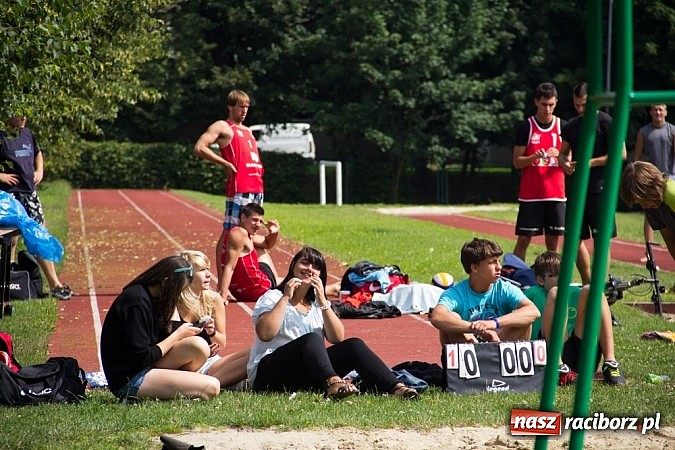 Zdjęcie w galerii na portalu naszraciborz.pl: Wspaniałe emocje i dobra zabawa podczas turnieju siatkówki plażowej wiadomości z regionu