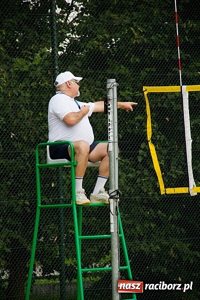 Zdjęcie w galerii na portalu naszraciborz.pl: Wspaniałe emocje i dobra zabawa podczas turnieju siatkówki plażowej wiadomości z regionu