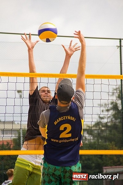 Zdjęcie w galerii na portalu naszraciborz.pl: Wspaniałe emocje i dobra zabawa podczas turnieju siatkówki plażowej wiadomości z regionu