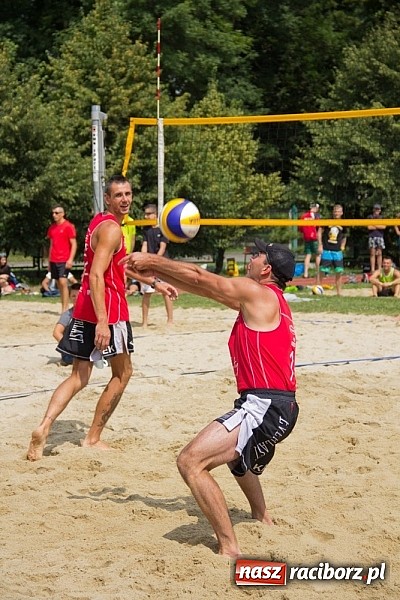 Zdjęcie w galerii na portalu naszraciborz.pl: Wspaniałe emocje i dobra zabawa podczas turnieju siatkówki plażowej wiadomości z regionu
