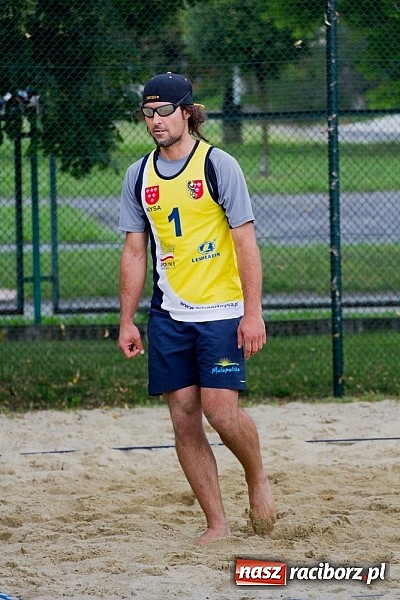 Zdjęcie w galerii na portalu naszraciborz.pl: Wspaniałe emocje i dobra zabawa podczas turnieju siatkówki plażowej wiadomości z regionu