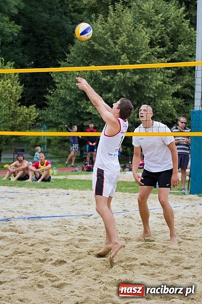 Zdjęcie w galerii na portalu naszraciborz.pl: Wspaniałe emocje i dobra zabawa podczas turnieju siatkówki plażowej wiadomości z regionu