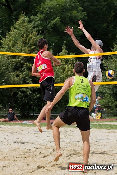 Zdjęcie w galerii na portalu naszraciborz.pl: Wspaniałe emocje i dobra zabawa podczas turnieju siatkówki plażowej wiadomości z regionu