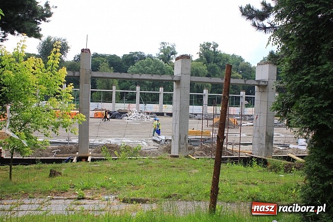 Zdjęcie w galerii na portalu naszraciborz.pl: Co się dzieje z halą przy raciborskim SMS-ie? wiadomości z regionu