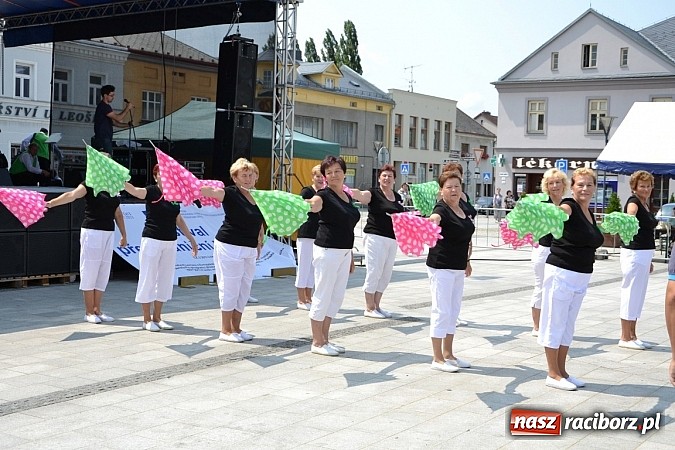 Zdjęcie w galerii na portalu naszraciborz.pl: Artyści z Krzyżanowic wystąpili w Hulczynie wiadomości z regionu