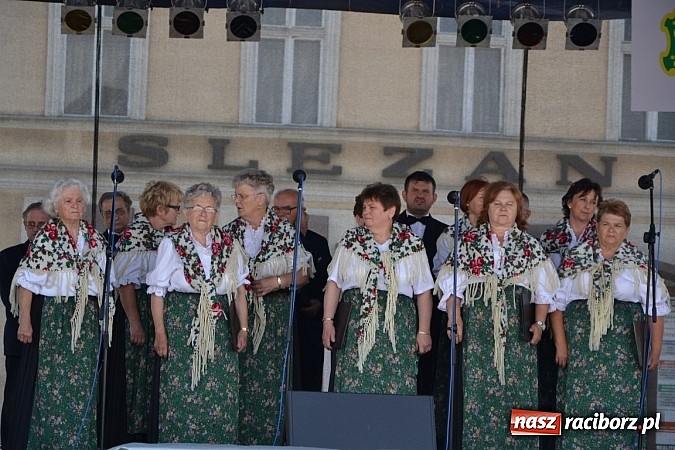 Zdjęcie w galerii na portalu naszraciborz.pl: Artyści z Krzyżanowic wystąpili w Hulczynie wiadomości z regionu