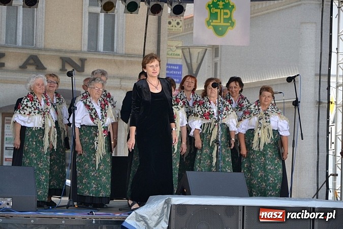 Zdjęcie w galerii na portalu naszraciborz.pl: Artyści z Krzyżanowic wystąpili w Hulczynie wiadomości z regionu