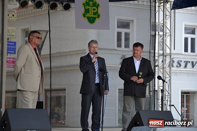 Zdjęcie w galerii na portalu naszraciborz.pl: Artyści z Krzyżanowic wystąpili w Hulczynie wiadomości z regionu