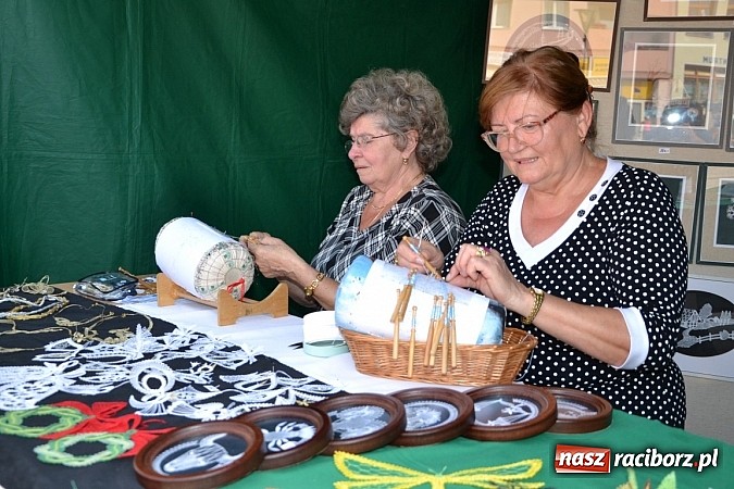 Zdjęcie w galerii na portalu naszraciborz.pl: Artyści z Krzyżanowic wystąpili w Hulczynie wiadomości z regionu