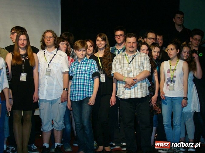 Zdjęcie w galerii na portalu naszraciborz.pl: Raciborzanka uczy się sztuki filmowej pod okiem Andrzeja Wajdy! wiadomości z regionu