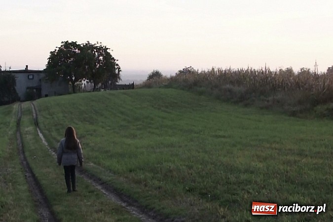 Zdjęcie w galerii na portalu naszraciborz.pl: Raciborzanka uczy się sztuki filmowej pod okiem Andrzeja Wajdy! wiadomości z regionu