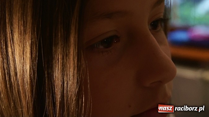 Zdjęcie w galerii na portalu naszraciborz.pl: Raciborzanka uczy się sztuki filmowej pod okiem Andrzeja Wajdy! wiadomości z regionu