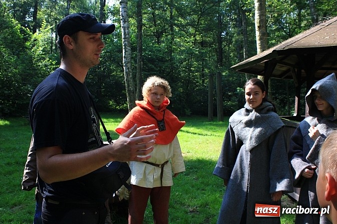 Zdjęcie w galerii na portalu naszraciborz.pl: Fantastyczna gra terenowa w Arboretum wiadomości z regionu