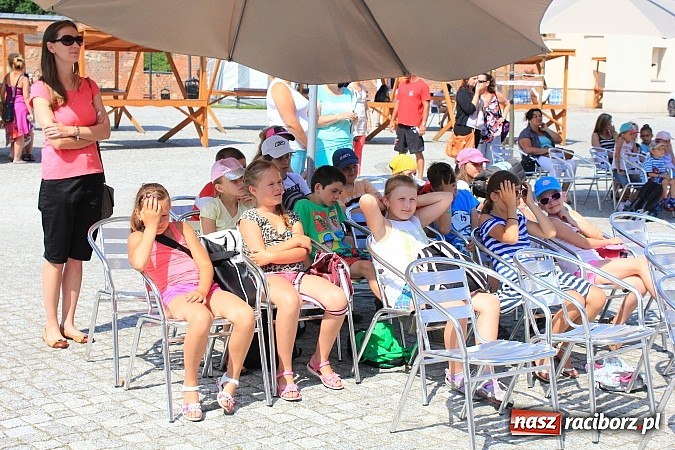 Zdjęcie w galerii na portalu naszraciborz.pl: Diabeł na Zamku Piastowskim, czyli... wiadomości z regionu