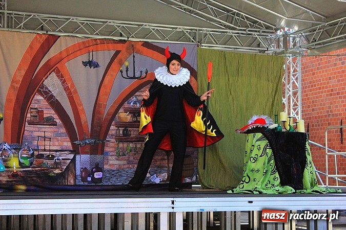 Zdjęcie w galerii na portalu naszraciborz.pl: Diabeł na Zamku Piastowskim, czyli... wiadomości z regionu