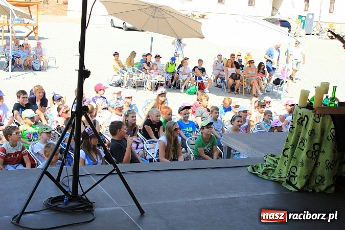 Zdjęcie w galerii na portalu naszraciborz.pl: Diabeł na Zamku Piastowskim, czyli... wiadomości z regionu