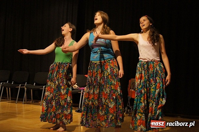 Zdjęcie w galerii na portalu naszraciborz.pl: Z Kabaretem Starszych Panów w RCK wiadomości z regionu