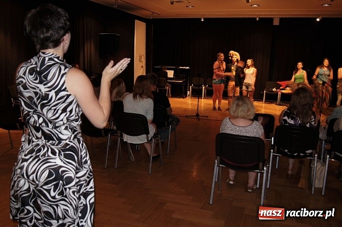 Zdjęcie w galerii na portalu naszraciborz.pl: Z Kabaretem Starszych Panów w RCK wiadomości z regionu