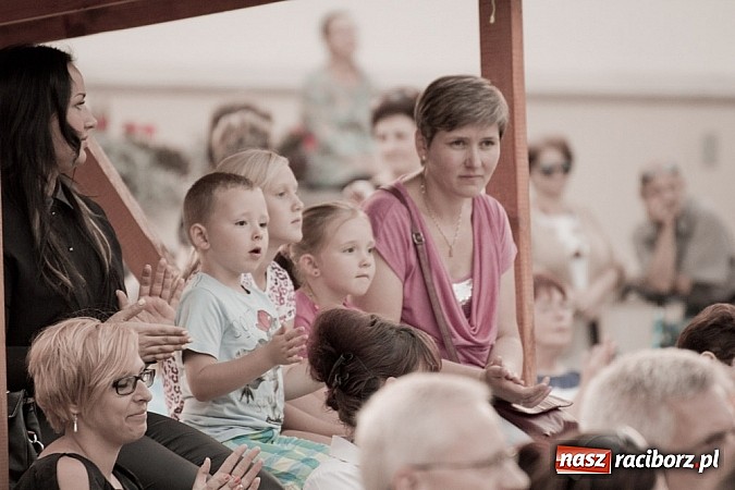 Zdjęcie w galerii na portalu naszraciborz.pl: Zaczarowany świat operetki i musicalu na raciborskim zamku wiadomości z regionu