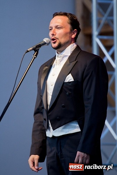 Zdjęcie w galerii na portalu naszraciborz.pl: Zaczarowany świat operetki i musicalu na raciborskim zamku wiadomości z regionu