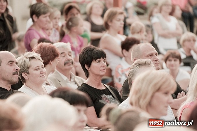 Zdjęcie w galerii na portalu naszraciborz.pl: Zaczarowany świat operetki i musicalu na raciborskim zamku wiadomości z regionu
