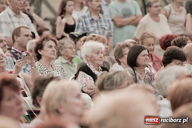 Zdjęcie w galerii na portalu naszraciborz.pl: Zaczarowany świat operetki i musicalu na raciborskim zamku wiadomości z regionu