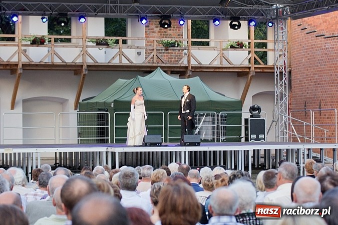 Zdjęcie w galerii na portalu naszraciborz.pl: Zaczarowany świat operetki i musicalu na raciborskim zamku wiadomości z regionu