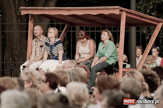 Zdjęcie w galerii na portalu naszraciborz.pl: Zaczarowany świat operetki i musicalu na raciborskim zamku wiadomości z regionu