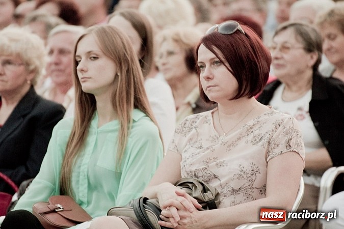 Zdjęcie w galerii na portalu naszraciborz.pl: Zaczarowany świat operetki i musicalu na raciborskim zamku wiadomości z regionu