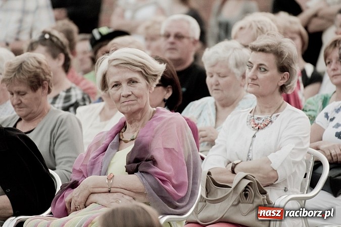 Zdjęcie w galerii na portalu naszraciborz.pl: Zaczarowany świat operetki i musicalu na raciborskim zamku wiadomości z regionu