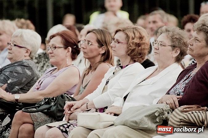 Zdjęcie w galerii na portalu naszraciborz.pl: Zaczarowany świat operetki i musicalu na raciborskim zamku wiadomości z regionu