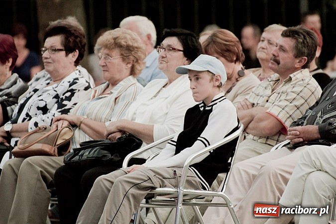 Zdjęcie w galerii na portalu naszraciborz.pl: Zaczarowany świat operetki i musicalu na raciborskim zamku wiadomości z regionu